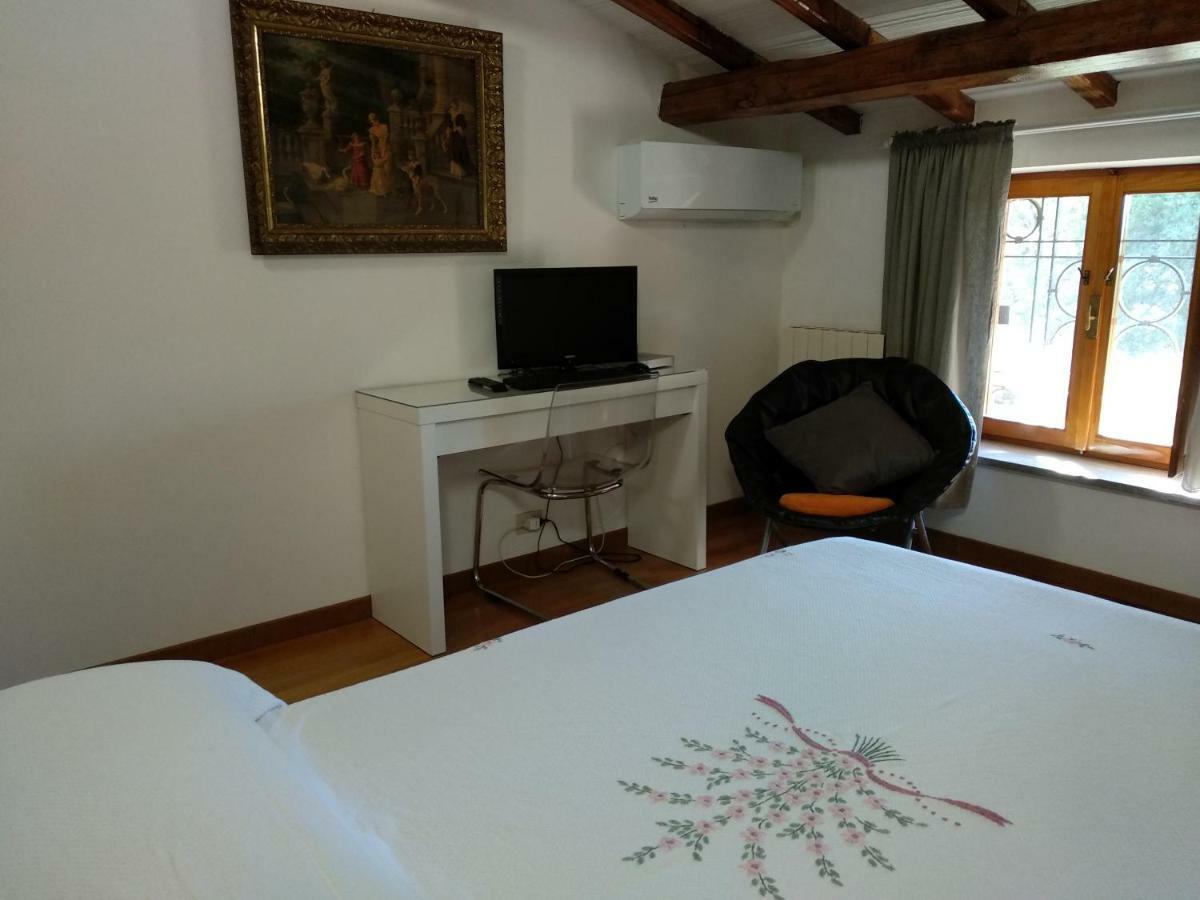 Baduerughe Guest House Poggio Mirteto Bagian luar foto